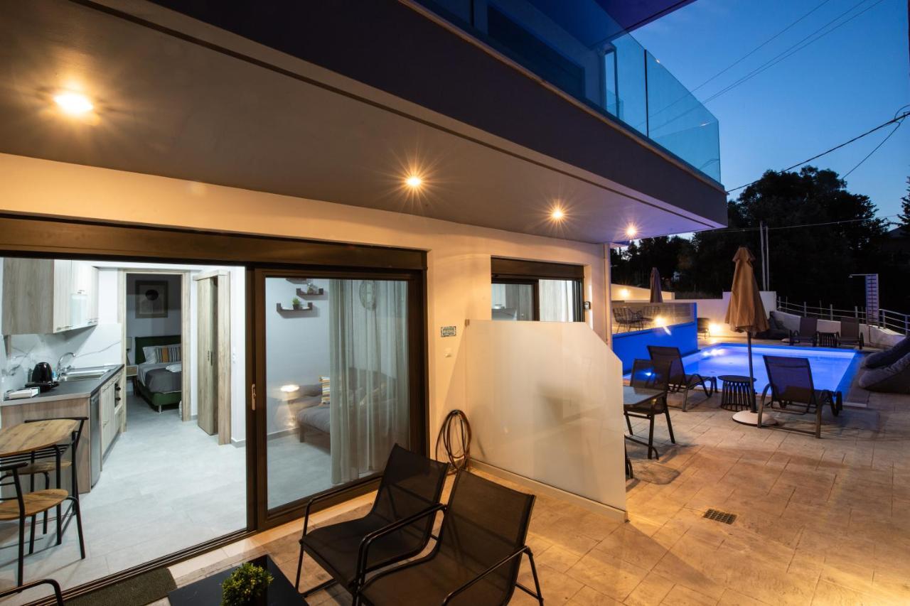 Angelica'S And Irene'S Design Apartments Swimming Pool Nikiana Buitenkant foto